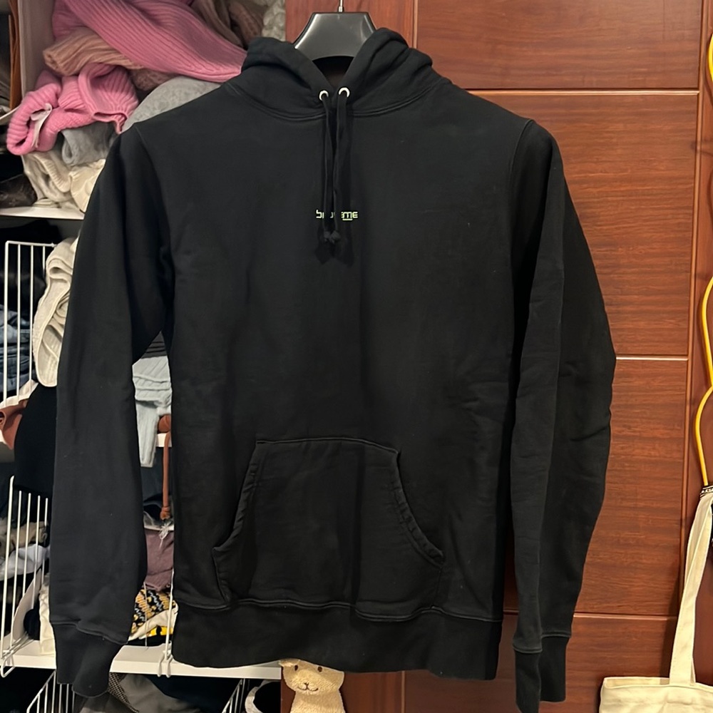 Supreme small logo black hoodie